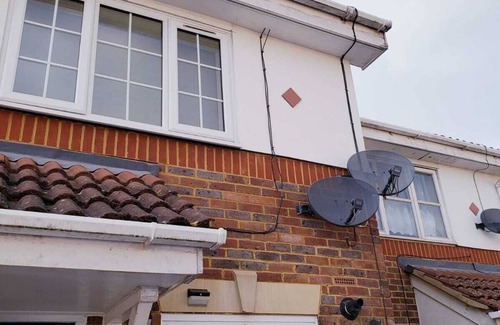 Southall Broadway House | Ensuite Room Near Beautiful River