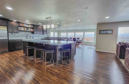 Franklin - Randolph House | Entertainers Dream w/Private Pool & Theater Room!