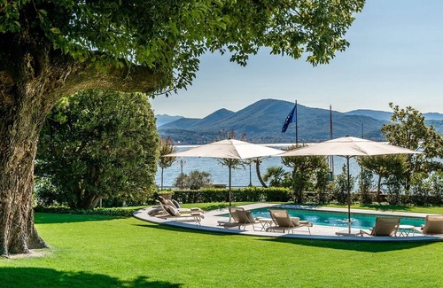 Cannero Riviera Villa | Enticing villa with pool situated on the lakeside promenade! - Villa Magnolia