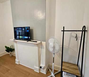 Riverside Apartment | Entire 2 Bedroom Apartment City Centre & Stadium