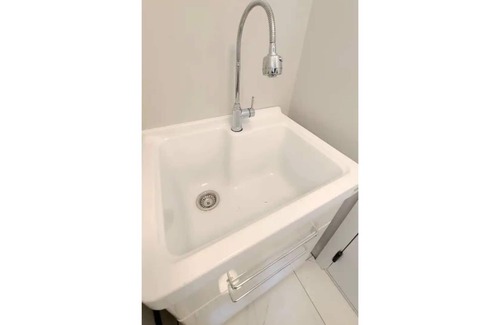 Surrey Apartment | Entire 2-bedroom Private Suite with separate entrance