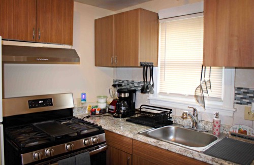 Southern Mattapan Apartment | ENTIRE 2BR APARTMENT IN A NICE QUIET NEIGHBORHOOD!