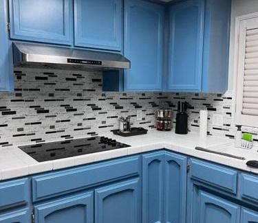 Modesto House | Entire 3 BR & 2 BA house for business and family