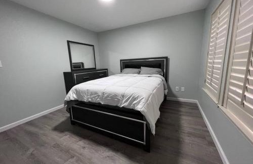 Modesto House | Entire 3 BR & 2 BA house for business and family