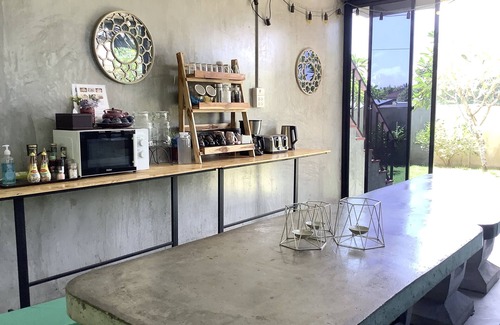 Chiang Mai Villa | Entire 3 villas combined 7BR/Free breakfast/5 kms from airport-city .