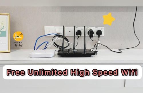 Batu Pahat House | Entire 4 Bedroom Landed House, Yong Peng, Johor, Malaysia - Suitable for leisure, wedding & Big group travellers, Free Netflix, In- House Parking, 1min to Dragon Temple, 5 mins to MCD& KFC, 30 mins to Organic Farms