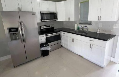 Hollywood House | Entire apartment in duplex next hard rock casino