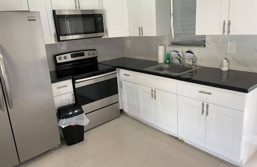 Hollywood House | Entire apartment in duplex next hard rock casino