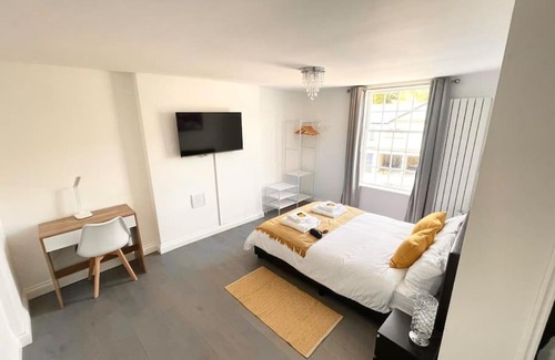 Redhill Apartment | Entire Apartment hosted by Pius
