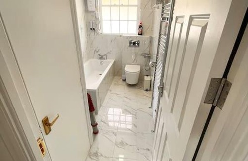 Redhill Apartment | Entire Apartment hosted by Pius