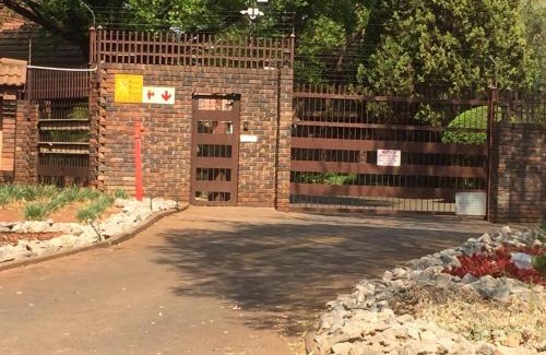 Eldoraigne Apartment | Entire Apartment in Eldoraigne, Centurion