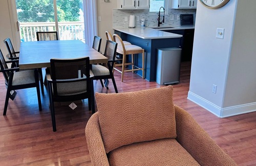 Kentwood House | Entire Bright & Cozy Home Midterm