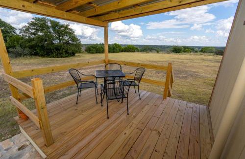 Eldorado House | Entire Cabin Retreat in Texas Hill Country, Perfect for Intimate Glamping Weekend Getaways in Eldorado