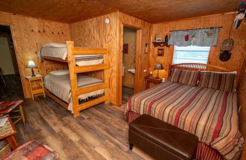 Eldorado House | Entire Cabin Retreat in Texas Hill Country, Perfect for Intimate Glamping Weekend Getaways in Eldorado