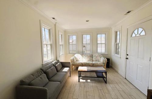 Rockville Apartment | Entire Family-friendly 4 BR Cozy Unit , Metro walk