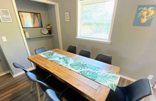 Central Oklahoma City House | Entire Gorgeous 3BR 💕 Large 💕 Fenced Yard 💕 Pets Welcome