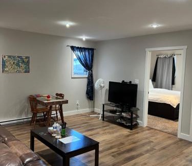 Whitehorse Villa | Entire Guest suite & Vacation home in Whitehorse