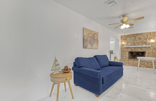 Fort Pierce Villa | Entire guesthouse in Hutchinson Island Walk To Beach/Restaurants