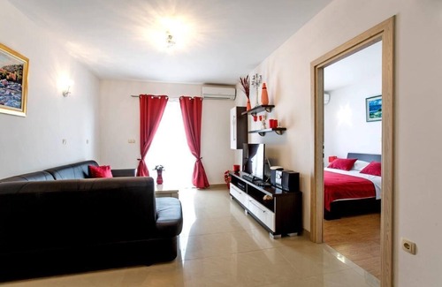 Pisak House | Entire holiday home in Pisak with private pool