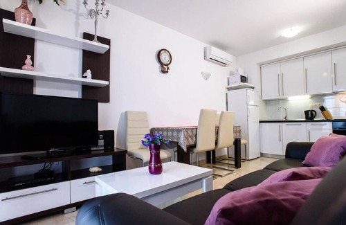 Pisak House | Entire holiday home in Pisak with private pool