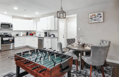 Foster Place House | Entire Home by Downtown, NRG, Med Center, Hobby Airport