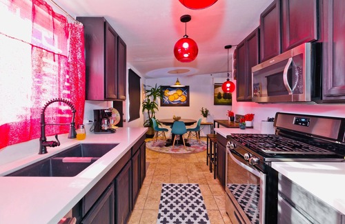 Palm Springs House | Entire home hosted by Sam 6 guests3 bedrooms3 beds1 bath