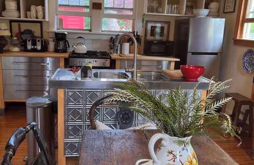 Dalton Cottage | Entire home in Dalton, Massachusetts, United States