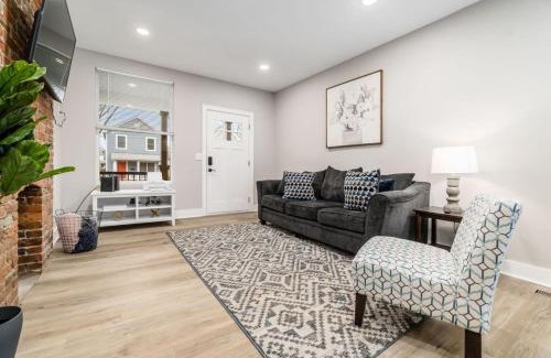 Livingston Park House | Entire Home Private Parking Fenced Yard