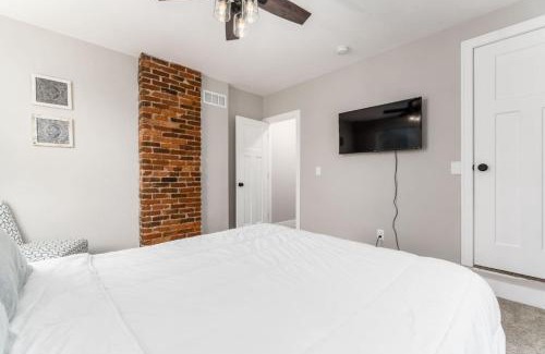 Livingston Park House | Entire Home Private Parking Fenced Yard