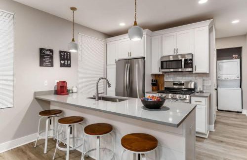 Livingston Park House | Entire Home Private Parking Fenced Yard