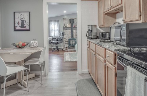 Middleton House | Entire Homestay with Cozy winter Fire Pit