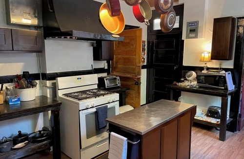 Bisbee House | Entire House-13 Bedrooms