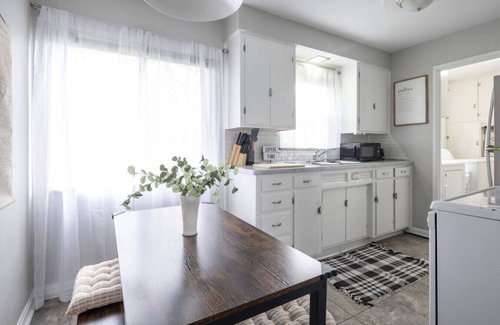 Strongsville Apartment | Entire House Close To CLE Airport & BWU