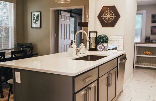 East Walnut HIlls House | Entire House, Great Location, Stylish decor!