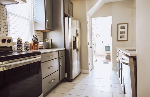 East Walnut HIlls House | Entire House, Great Location, Stylish decor!