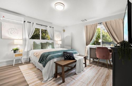 La Mesa House | Entire Private 4-BR Home, Lux King Bed, Big Yard, Prime Area, Ranch Style, Available Now