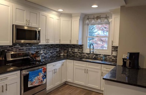 Anderson House | Entire Residential Lake Home in a Quiet Cove