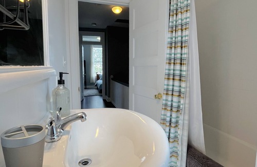 Near Northeast House | Entire Row Home in Heart of D.C.- Near Union Station