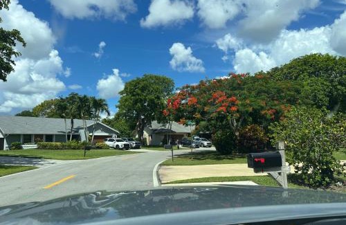 Survey Creek House | Entire Single Family home 3 bed 2 bath in water front big cozy back yard view