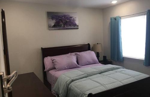 Greenbelt Apartment | Entire Twnhouse 2bdrms 3Bthrm 2Qbeds 2Levls Fncd Bkyard