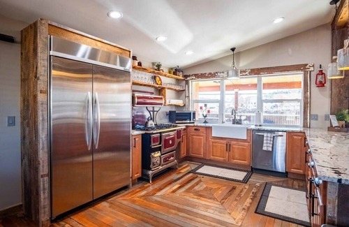 Payson House | Entire Village (4 homes) for Your Stay! Sleeps 27!