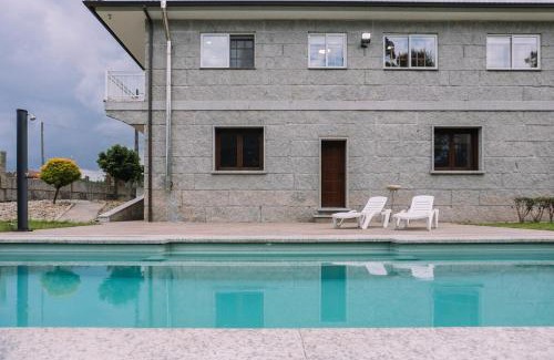 Salceda de Caselas House | Entorno rural con piscina by CABANA Rentals