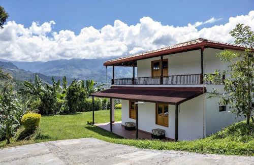 Jardin House | Entre Cafetales