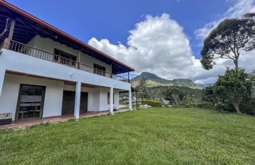 Jardin House | Entre Cafetales