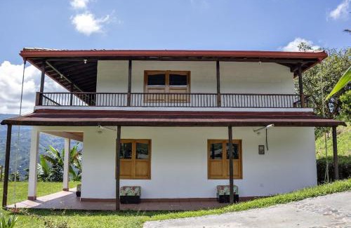 Jardin House | Entre Cafetales