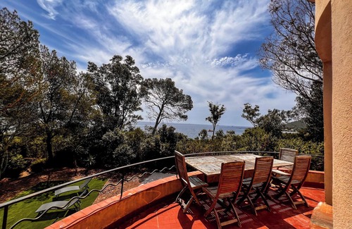 Agay Villa | Entre Cannes et Saint-tropez Site D'exception Villa et sa Plage Privee