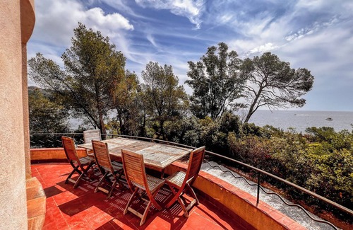 Agay Villa | Entre Cannes et Saint-tropez Site D'exception Villa et sa Plage Privee