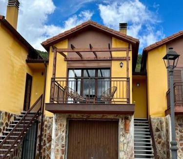 Tragacete House | Entre Piñas