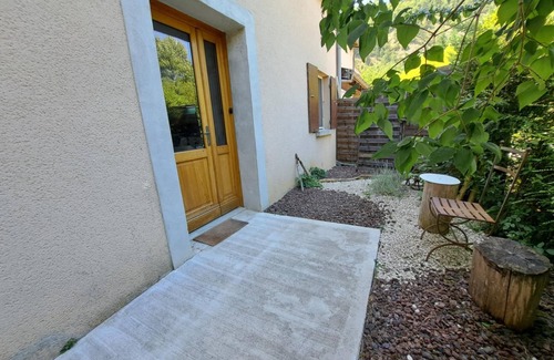 Pontaix House | Envie de nature-Family home on garden level.