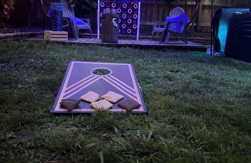 Lake Eola Heights House | Eola Retreat 2-bedroom with Private backyard and hot tub. Walk to Lake Eola